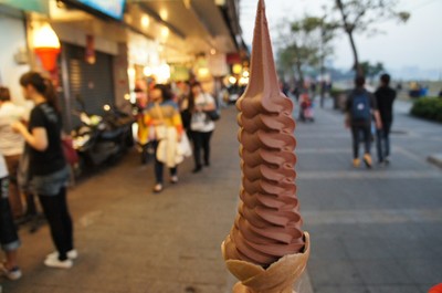 20130308taiwan34softcream.jpg